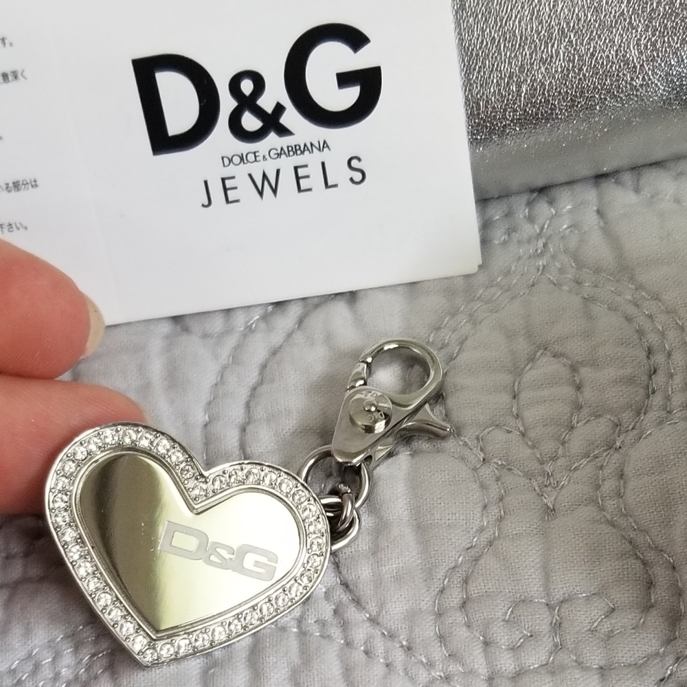 D&G 2 Piece Jewelry Set - Picture 2 of 4